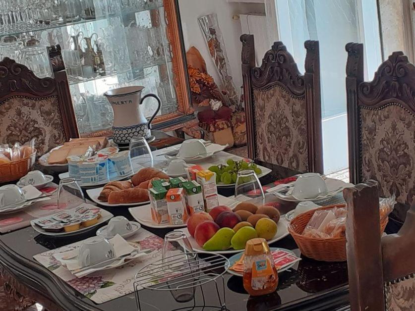 A Casa Di Adele Bed and Breakfast Caserta Buitenkant foto
