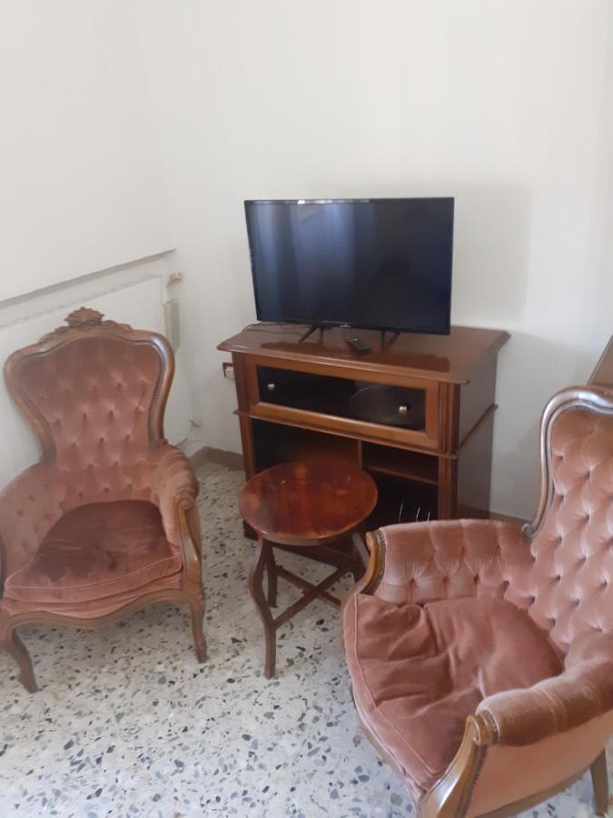 A Casa Di Adele Bed and Breakfast Caserta Buitenkant foto